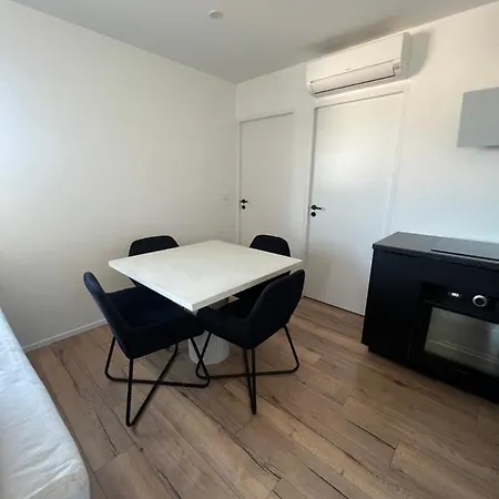 Joli Neuf Avec Jardinet Apartment *