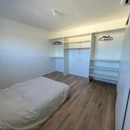 Apartment Joli Neuf Avec Jardinet *